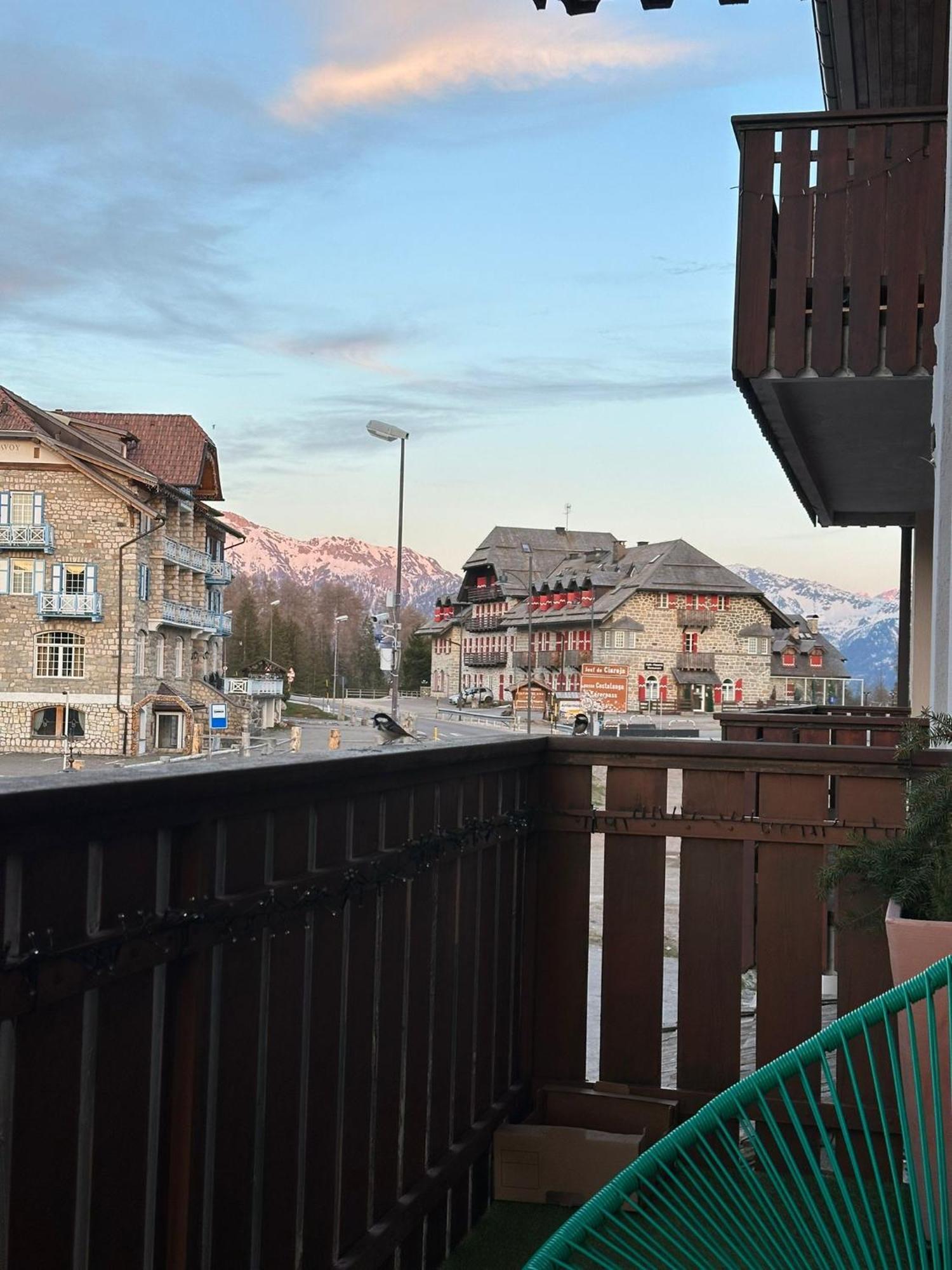 Costalungahouse Trekkingbikeski Selfcheck-In Apartment Carezza al Lago Esterno foto