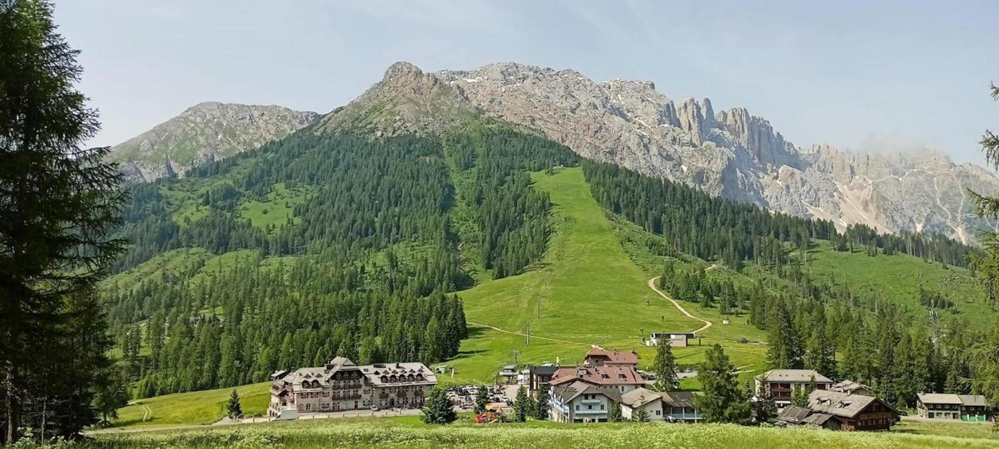 Costalungahouse Trekkingbikeski Selfcheck-In Apartment Carezza al Lago Esterno foto